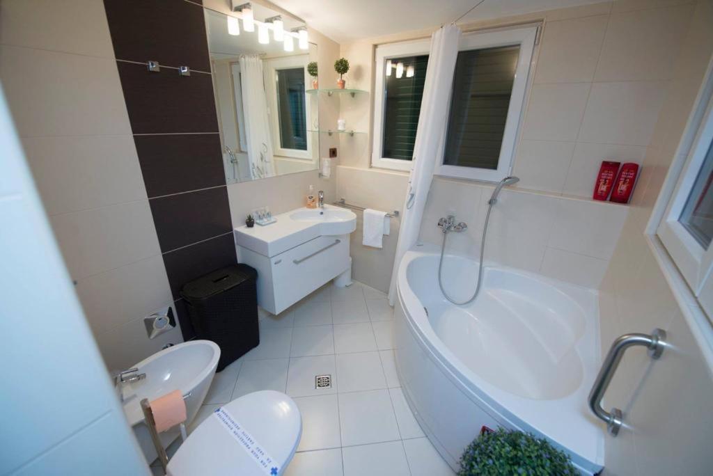 Central Luxury Apartment Xenia Split Exterior foto